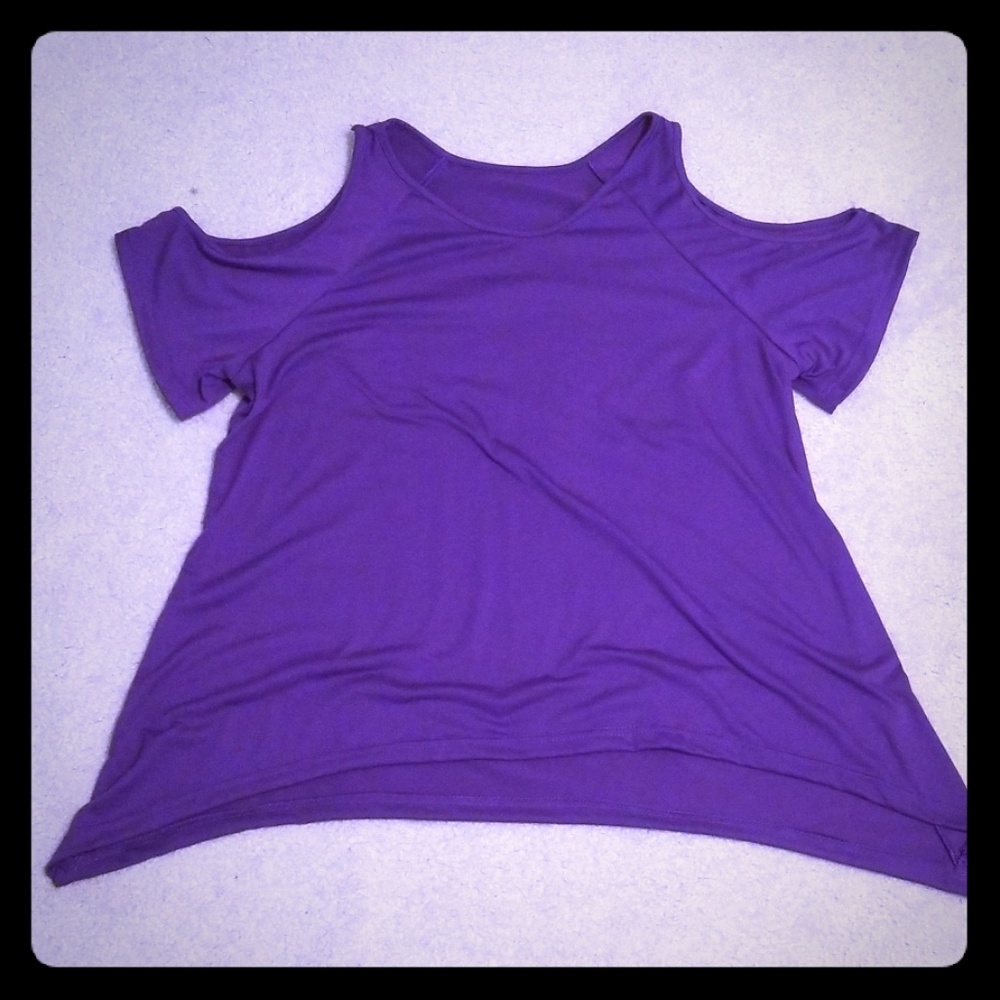 Cutout short sleeve shirt